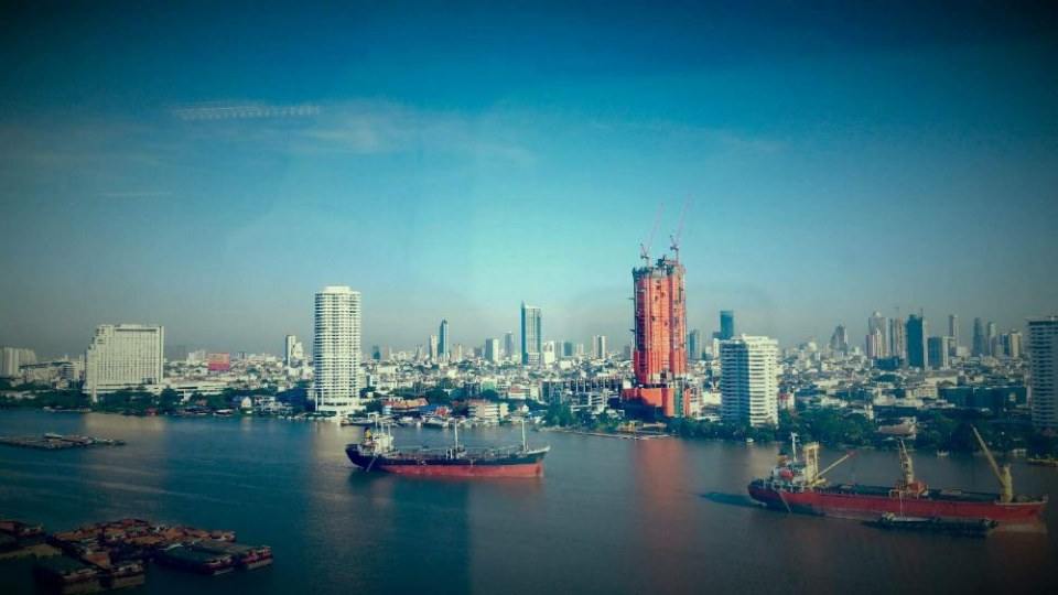 เงาฝัน ใต้โค้งฟ้า