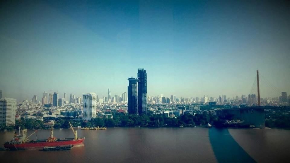 เงาฝัน ใต้โค้งฟ้า