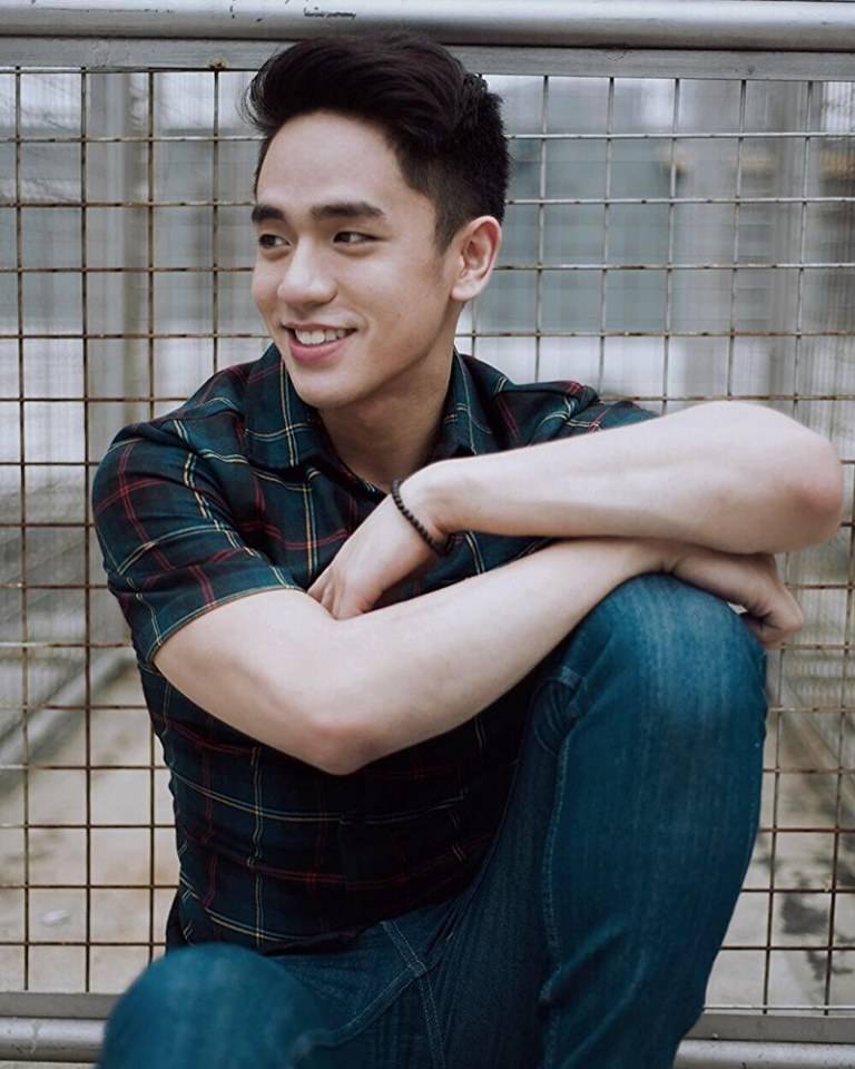 หล่อน่าเลีย
