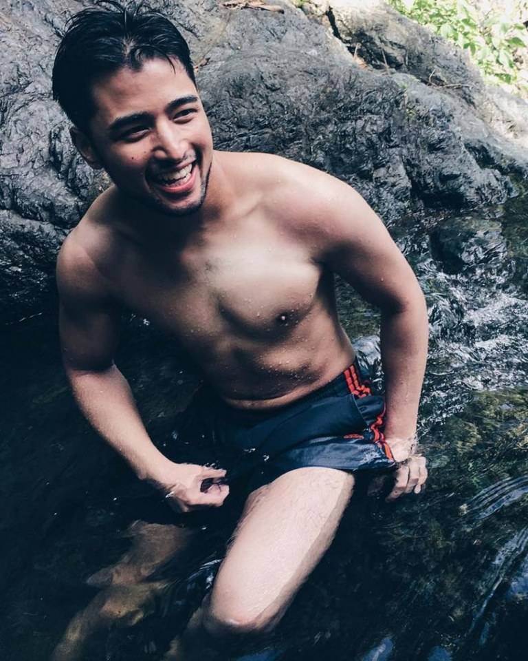 หล่อน่าเลีย
