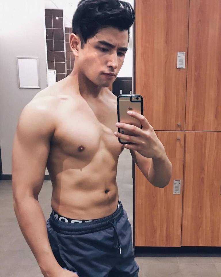 หล่อน่าเลีย