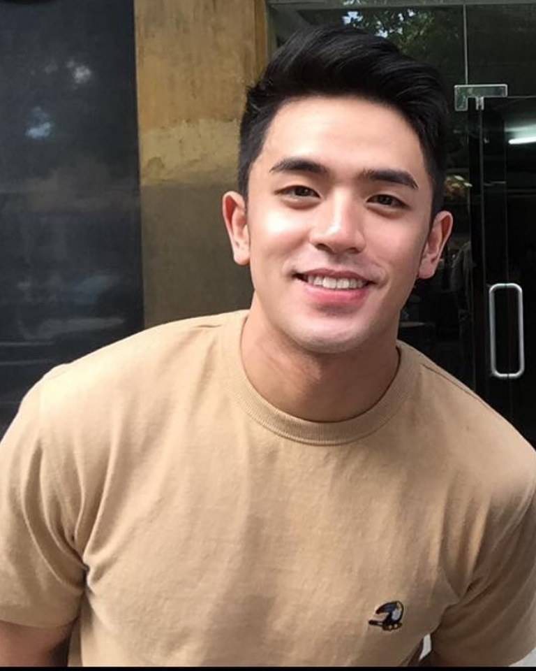 หล่อน่าเลีย