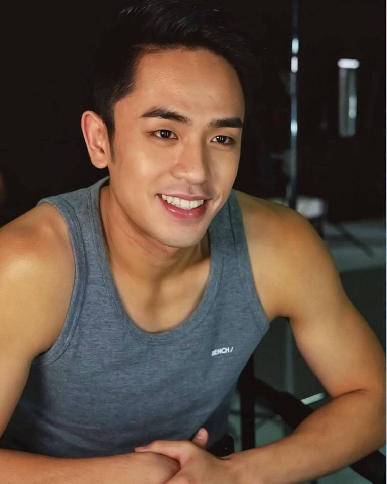 หล่อน่าเลีย