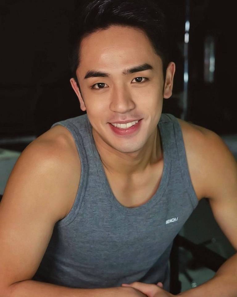 หล่อน่าเลีย