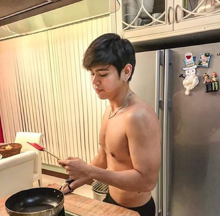 เลียล่ายๆ
