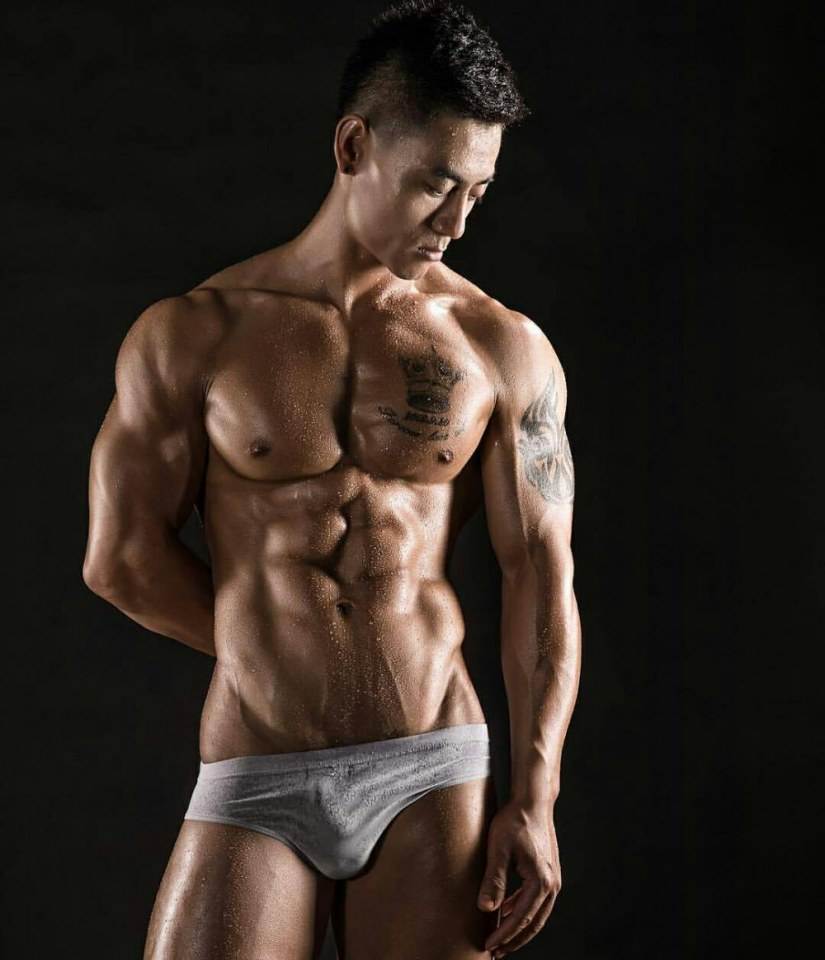 hot male 591 (18+)