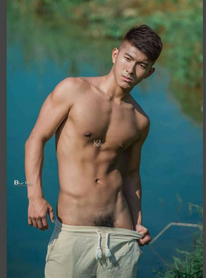 hot male 591 (18+)