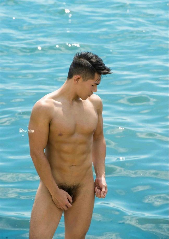 hot male 591 (18+)
