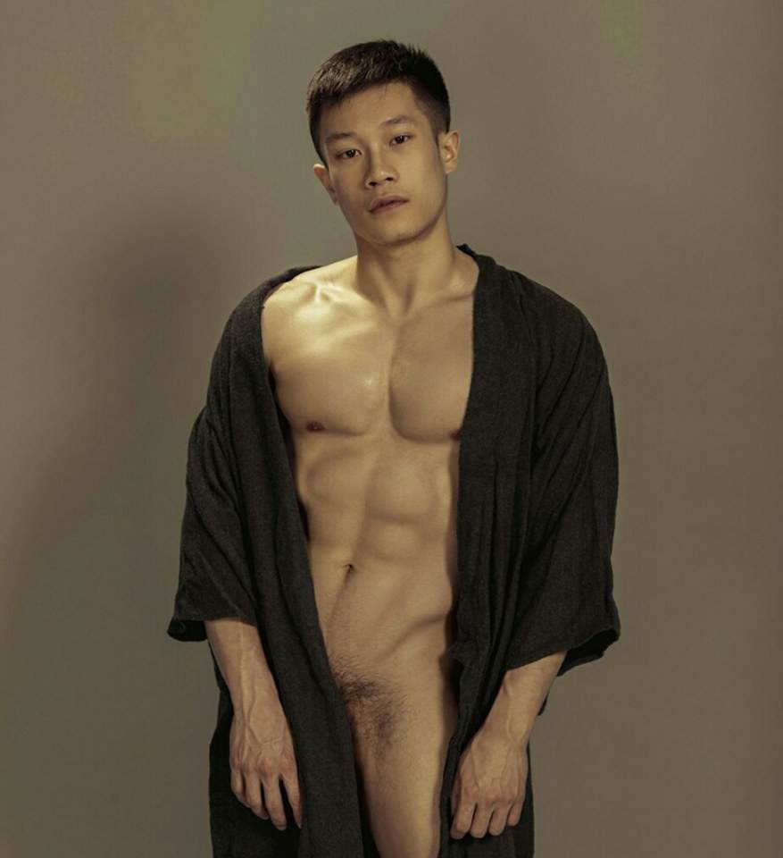hot male 591 (18+)