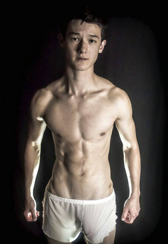hot male 591 (18+)