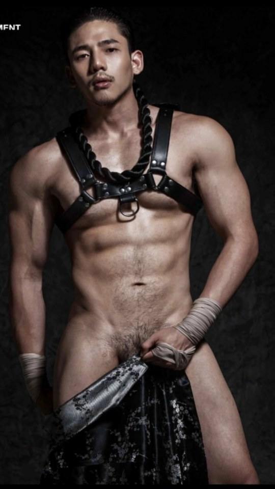 hot male 592 (18+)