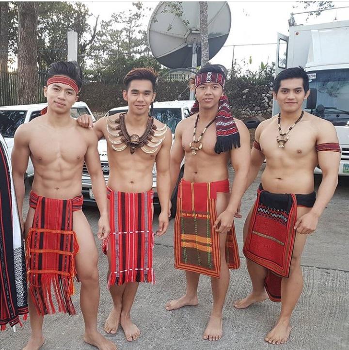 หนุ่มหล่อในเทศกาล Panagbenga