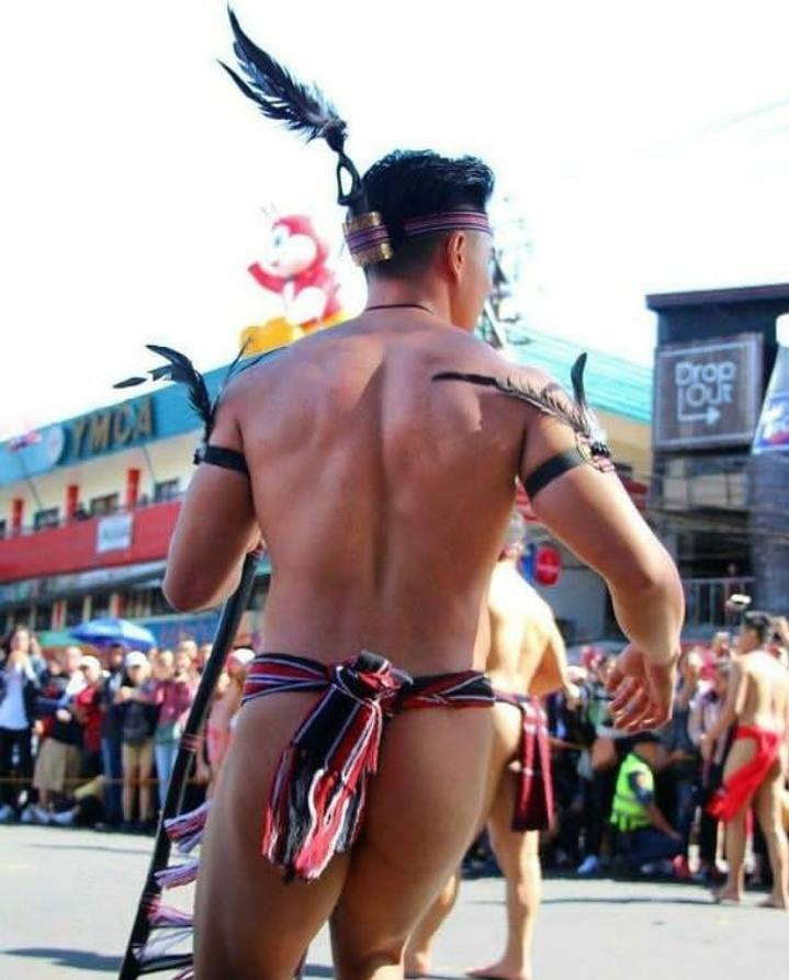 หนุ่มหล่อในเทศกาล Panagbenga