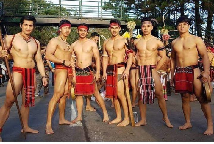 หนุ่มหล่อในเทศกาล Panagbenga