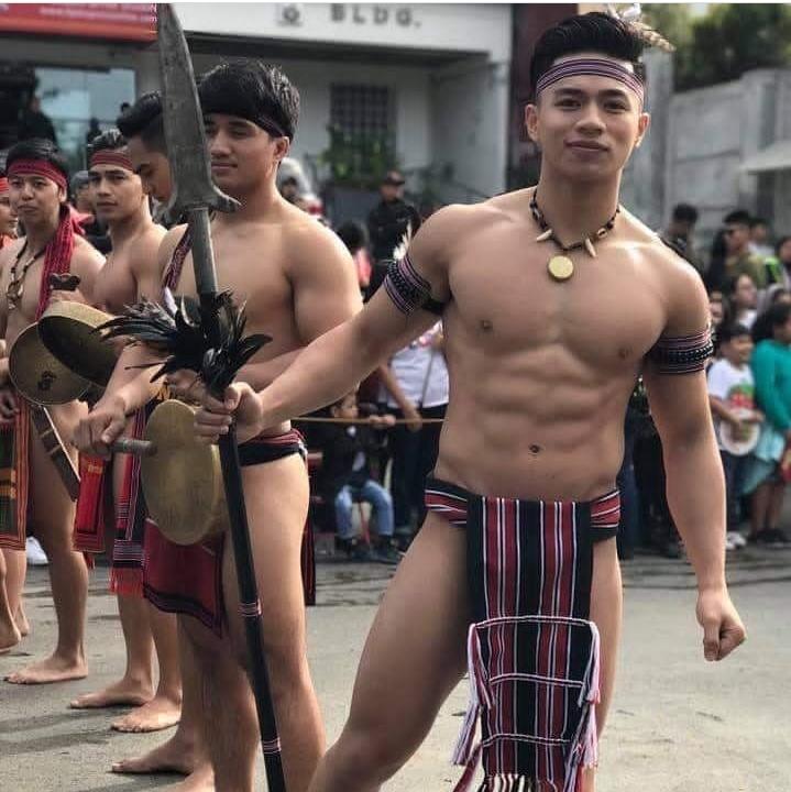 หนุ่มหล่อในเทศกาล Panagbenga