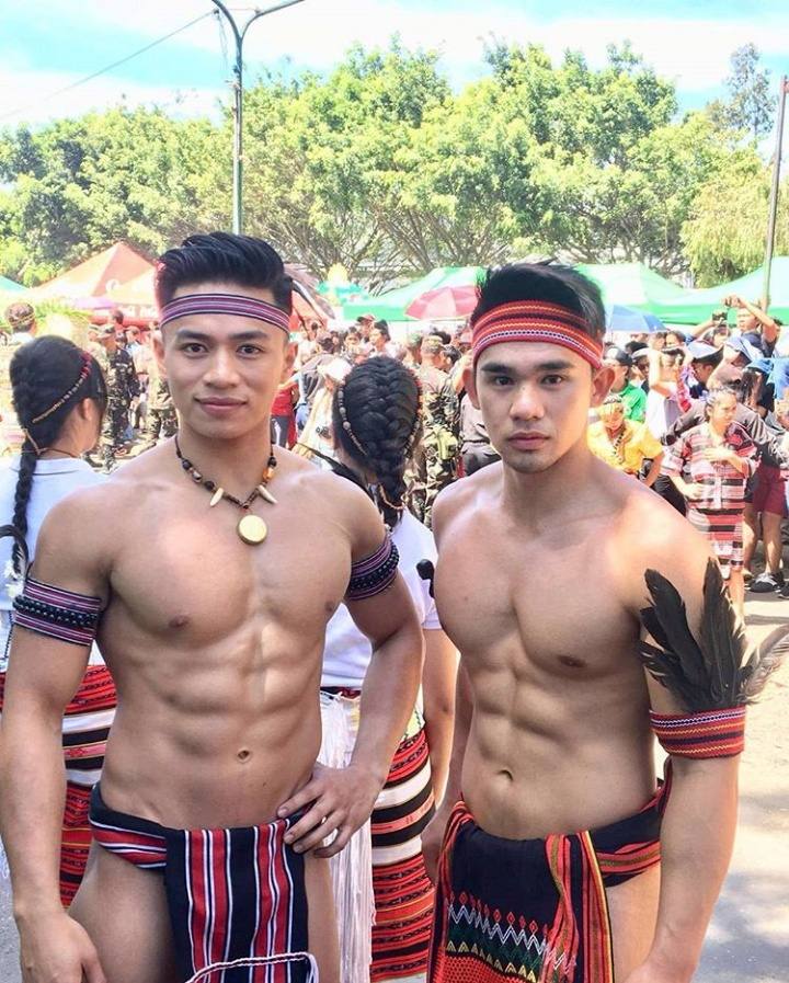 หนุ่มหล่อในเทศกาล Panagbenga