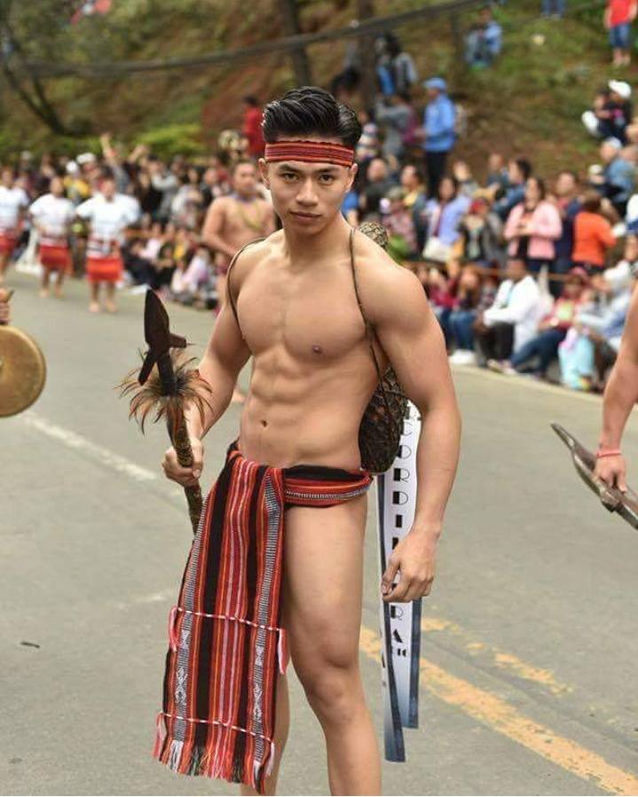 หนุ่มหล่อในเทศกาล Panagbenga