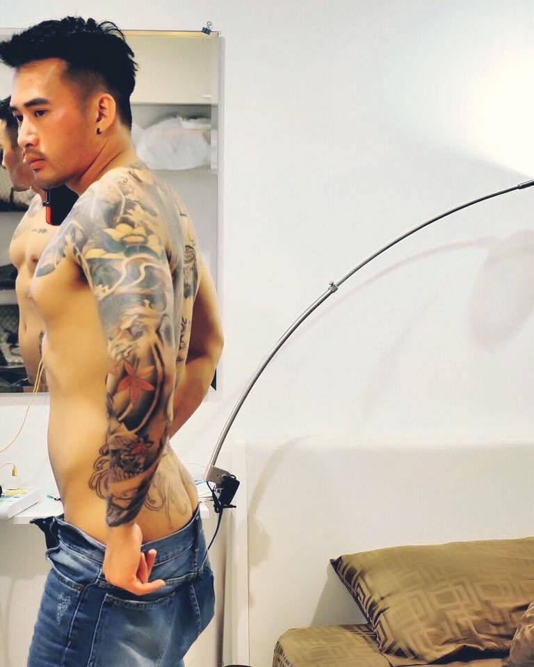 หนุ่มหล่อ+ลายสัก