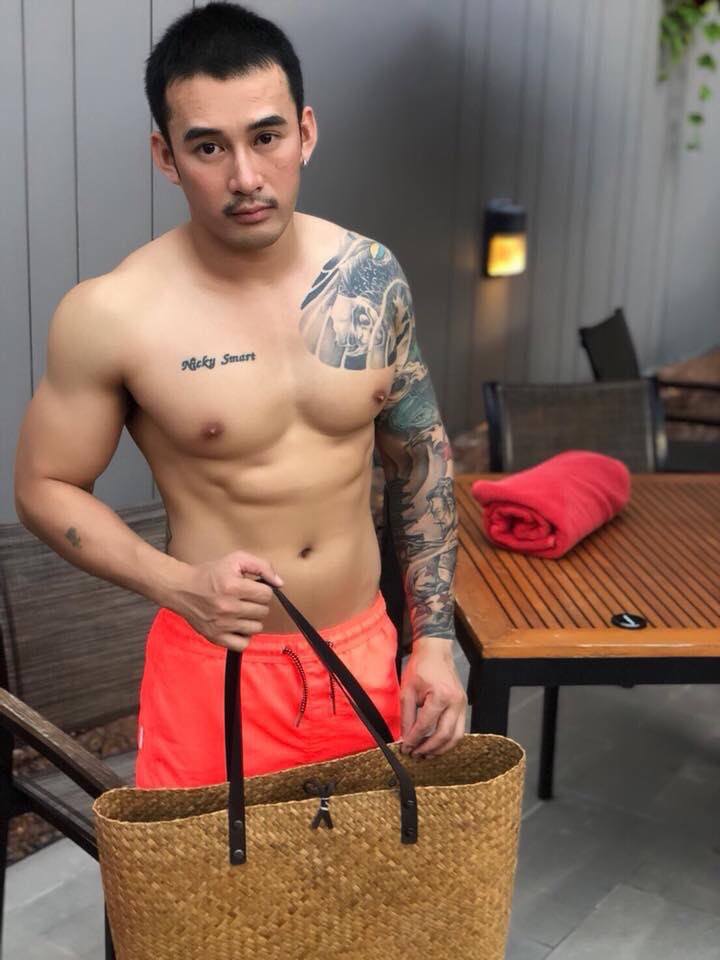 หนุ่มหล่อ+ลายสัก