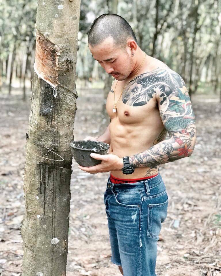 หนุ่มหล่อ+ลายสัก