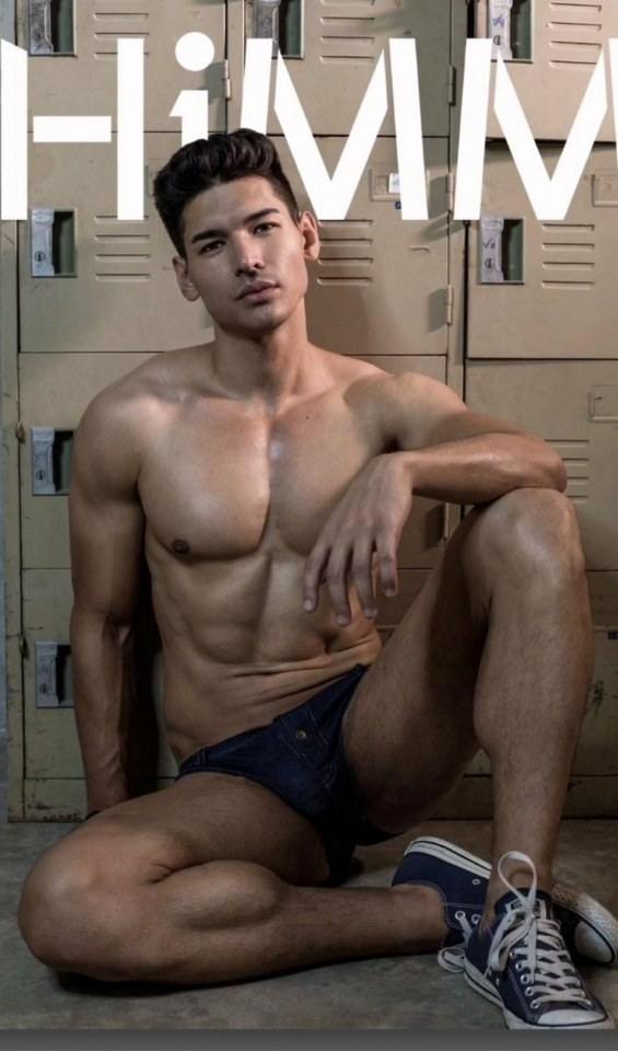 hot male 595 (18+)