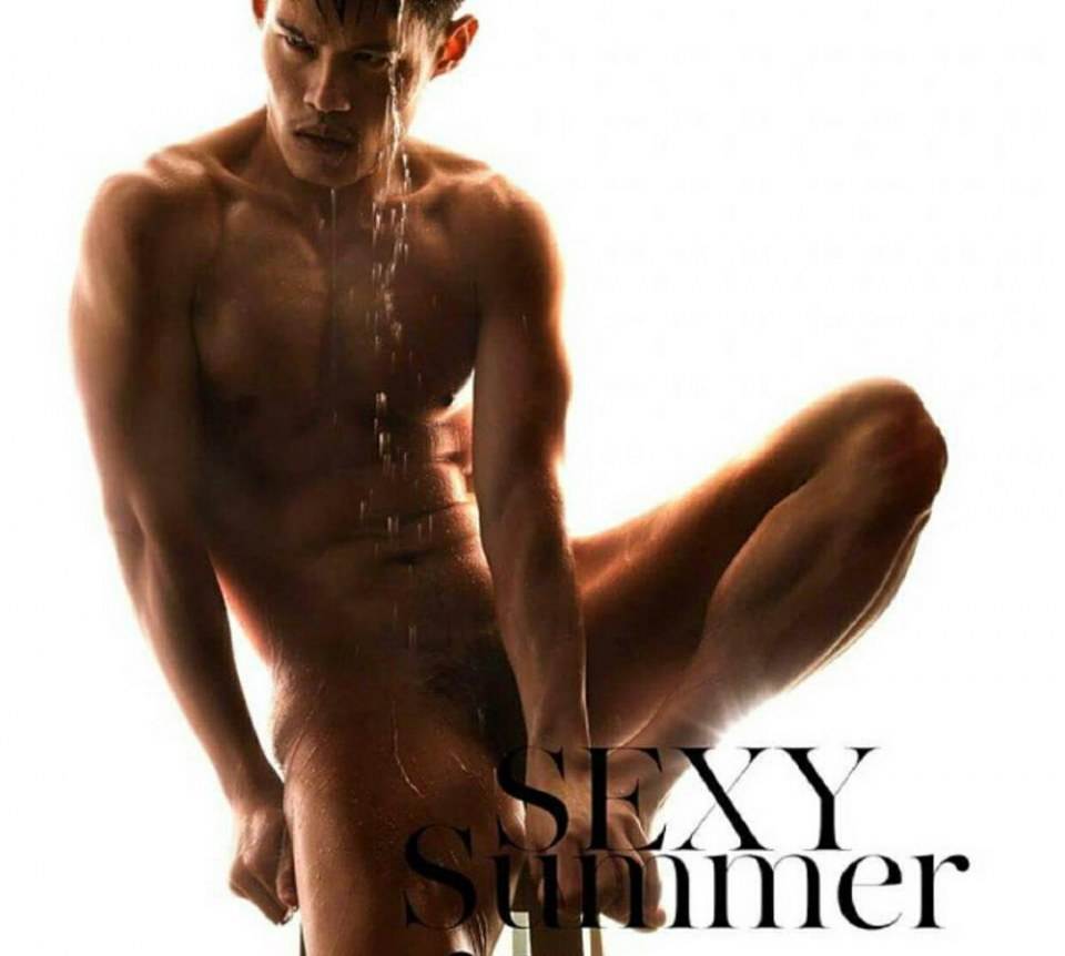 hot male 595 (18+)