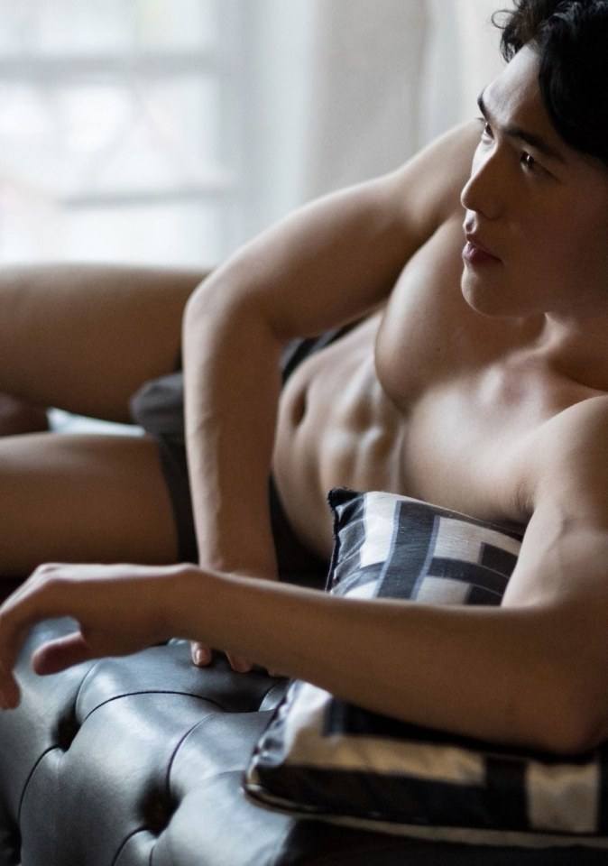 สามีหล่อล่ำ