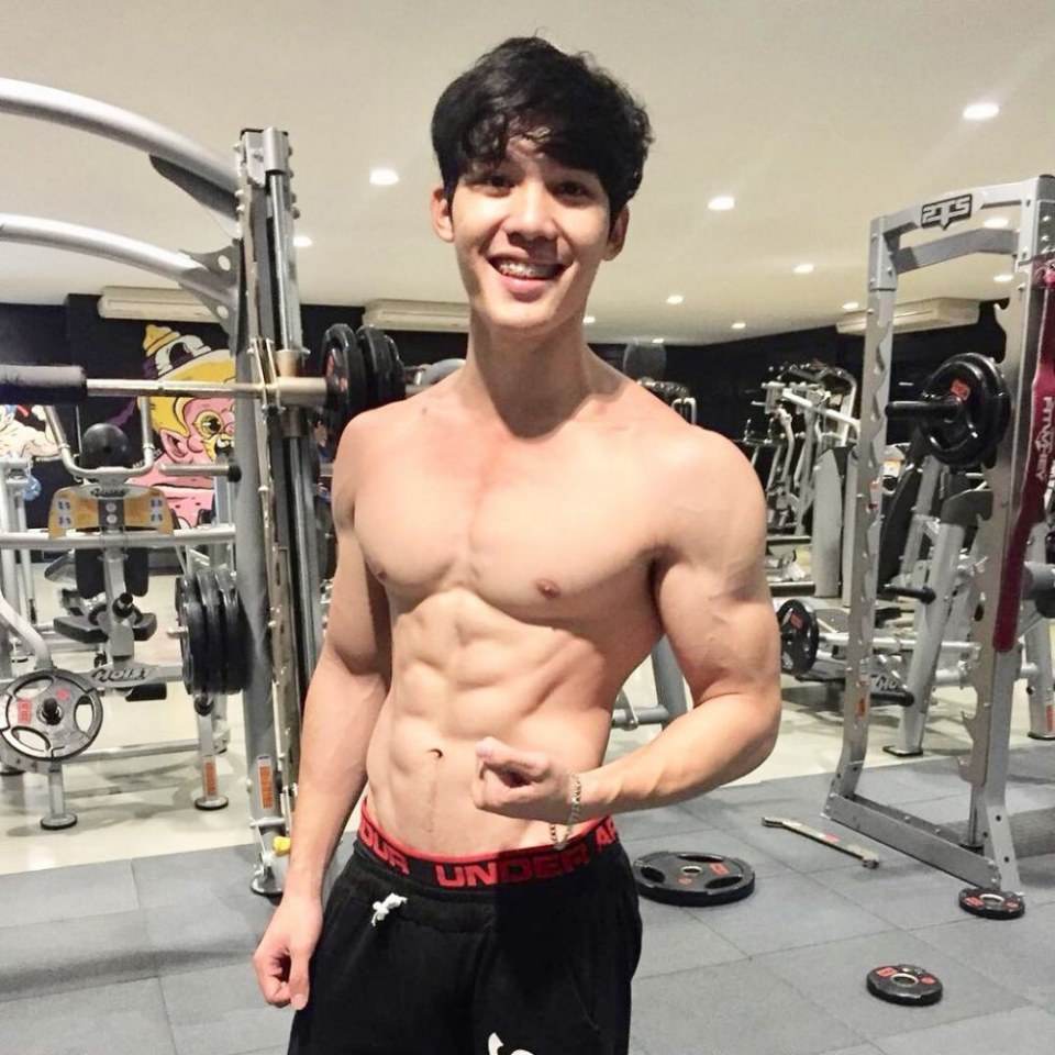 ว่างๆมานั่งWOW