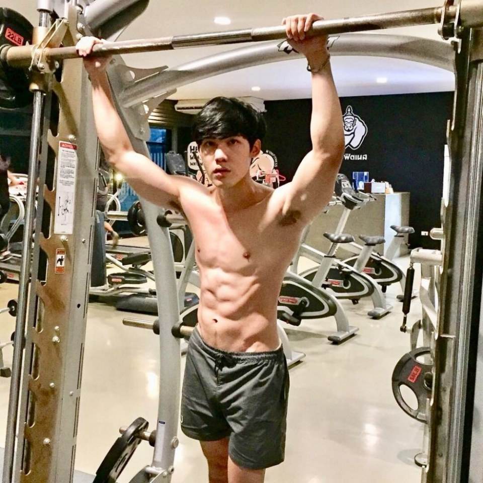 ว่างๆมานั่งWOW