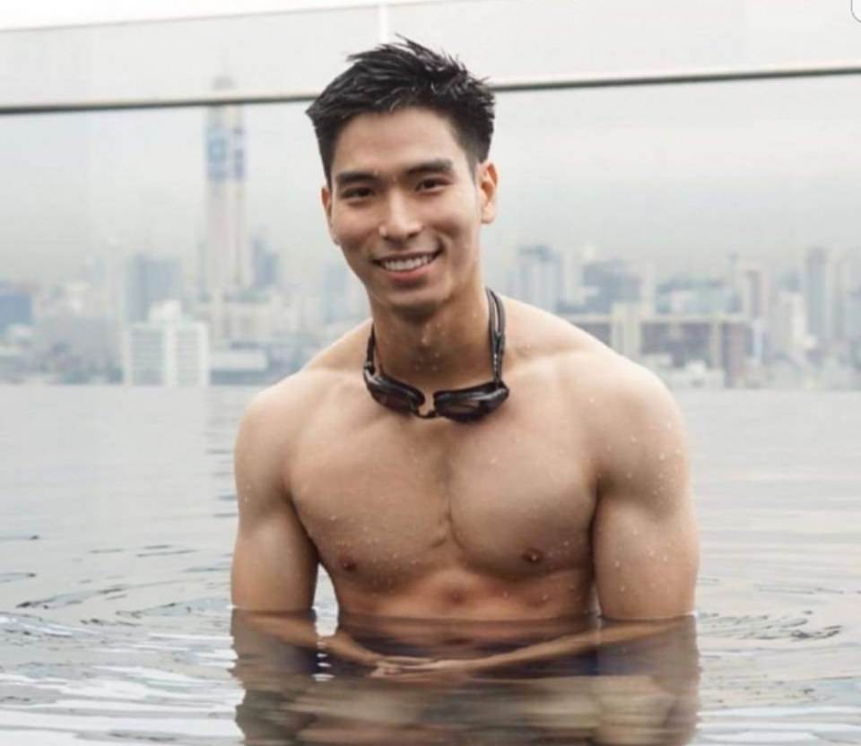 ว่างๆมานั่งWOW
