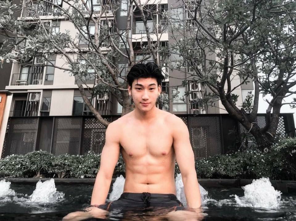 ว่างๆมานั่งWOW 8