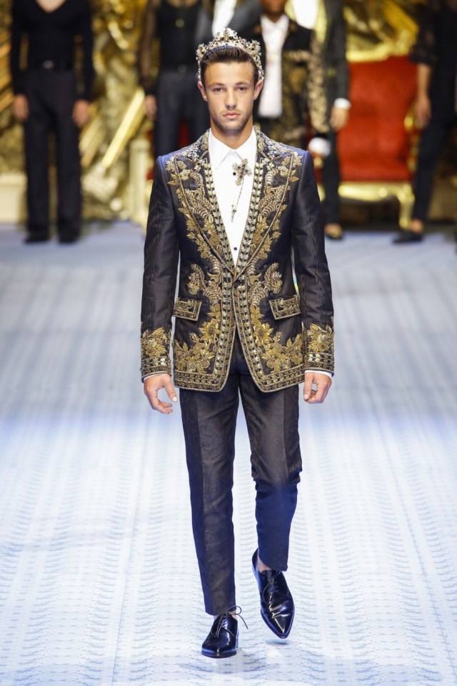 Dolce & Gabbana ฤดูกาล Spring 2019 Menswear ชุดสูทโก้มาก หรูหราดีงามไปหมด นายแบบก็ดีมากๆเช่นกันค่ะ ปรบมือ 👏💗💖