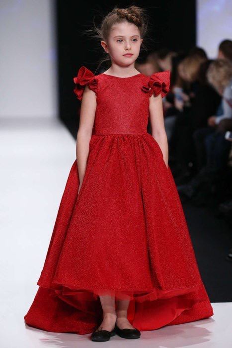 Blue Jasmine Fall/Winter 2018&nbsp;แฟชั่นโชว์ Kidswear ที่น่ารักมากกกกก ตอนเด็กๆก็อยากใส่ชุดแบบนี้ ฮืออ เจ้าหญิงน้อยฝุดๆ 💗💞