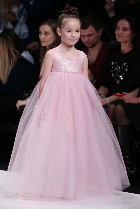 Blue Jasmine Fall/Winter 2018&nbsp;แฟชั่นโชว์ Kidswear ที่น่ารักมากกกกก ตอนเด็กๆก็อยากใส่ชุดแบบนี้ ฮืออ เจ้าหญิงน้อยฝุดๆ 💗💞