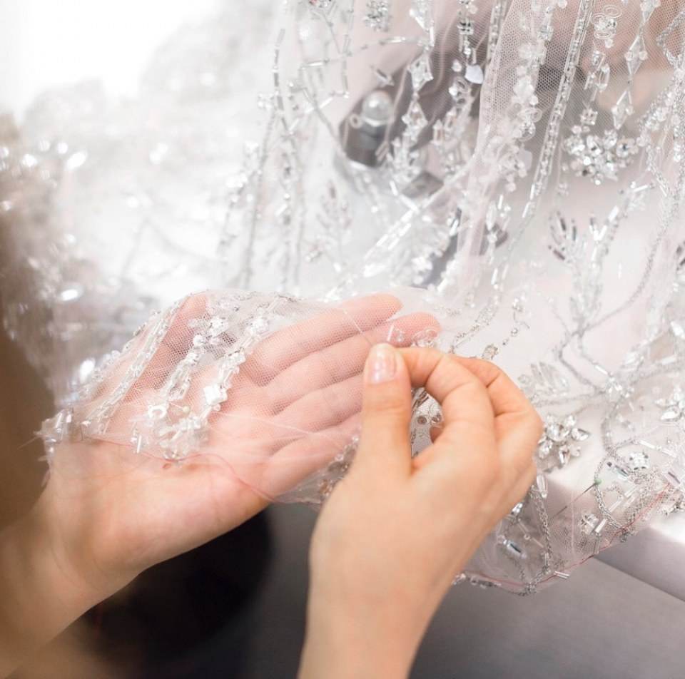 เพิ่งเห็นดีเทลชุดของแม่ชมตอนงานเมืองคานส์ ชุดจาก Ralph & Russo ที่ใช้เวลากว่า 3,000ชั่วโมงในการปักเพชรพลอยบนชุด 👏