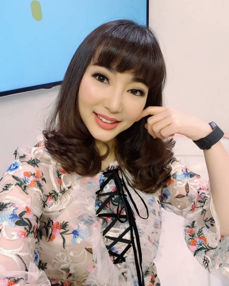 หญิง​ ไรวินทร์