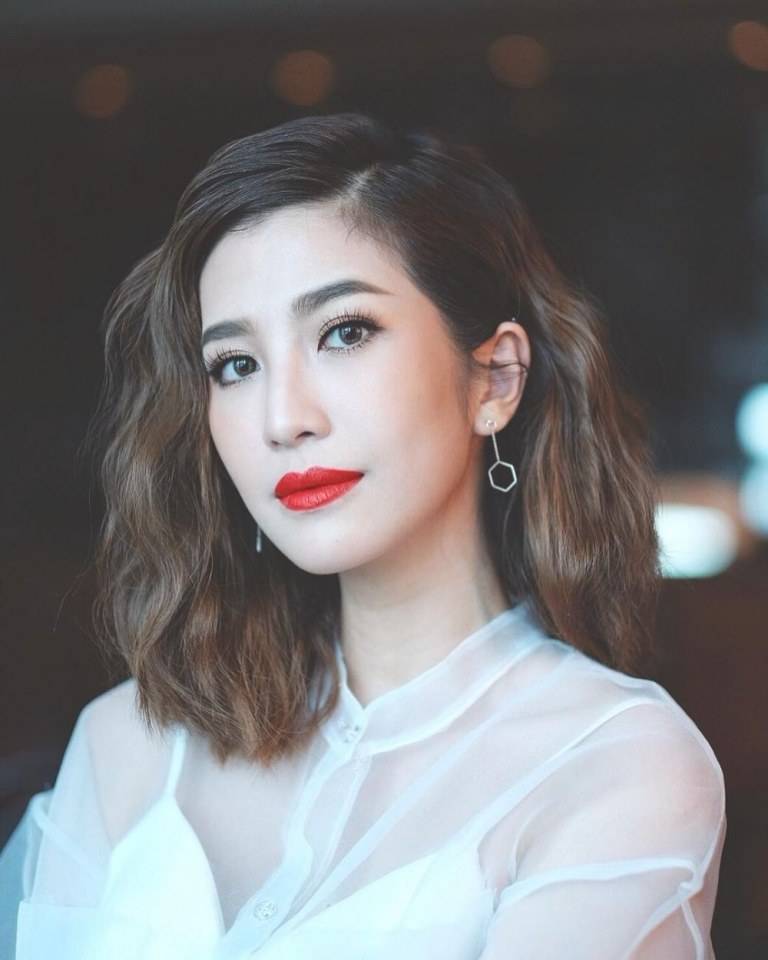 อร พัทธ์ธีรา​ เรื่อง​ ม่านดอกงิ้ว