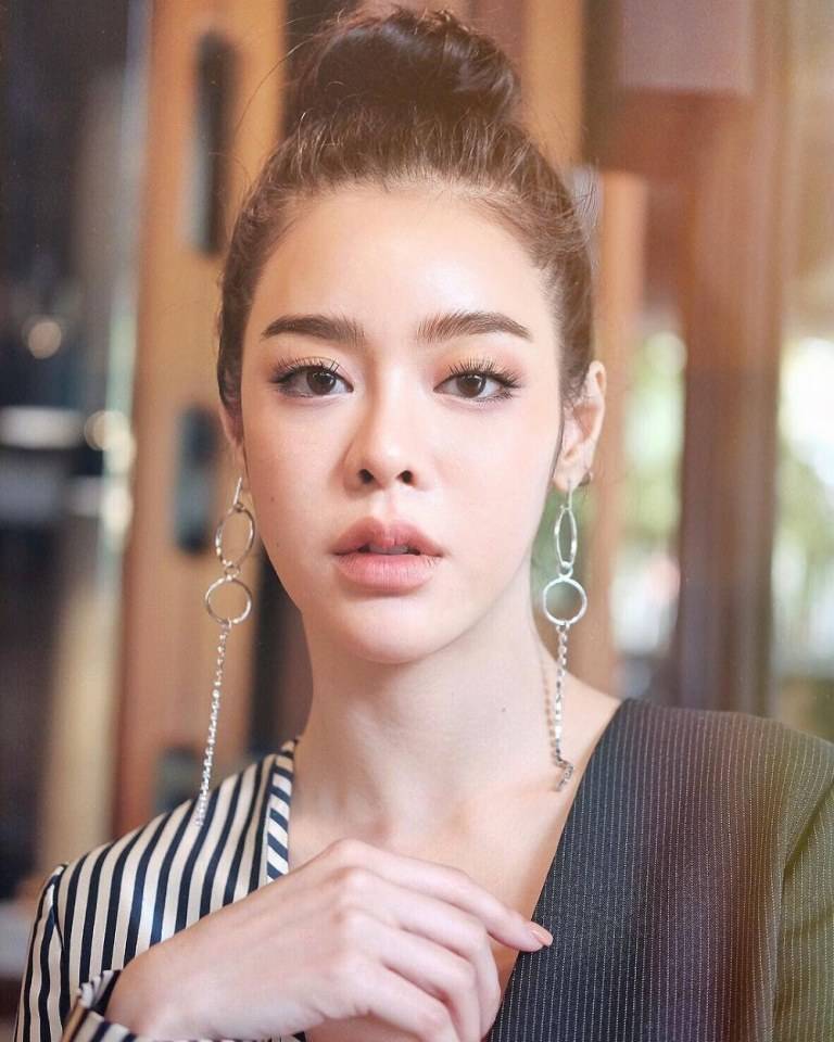 ไอษ์ ปรีชญา​ เรื่อง​ พยากรณ์ซ่อนรัก