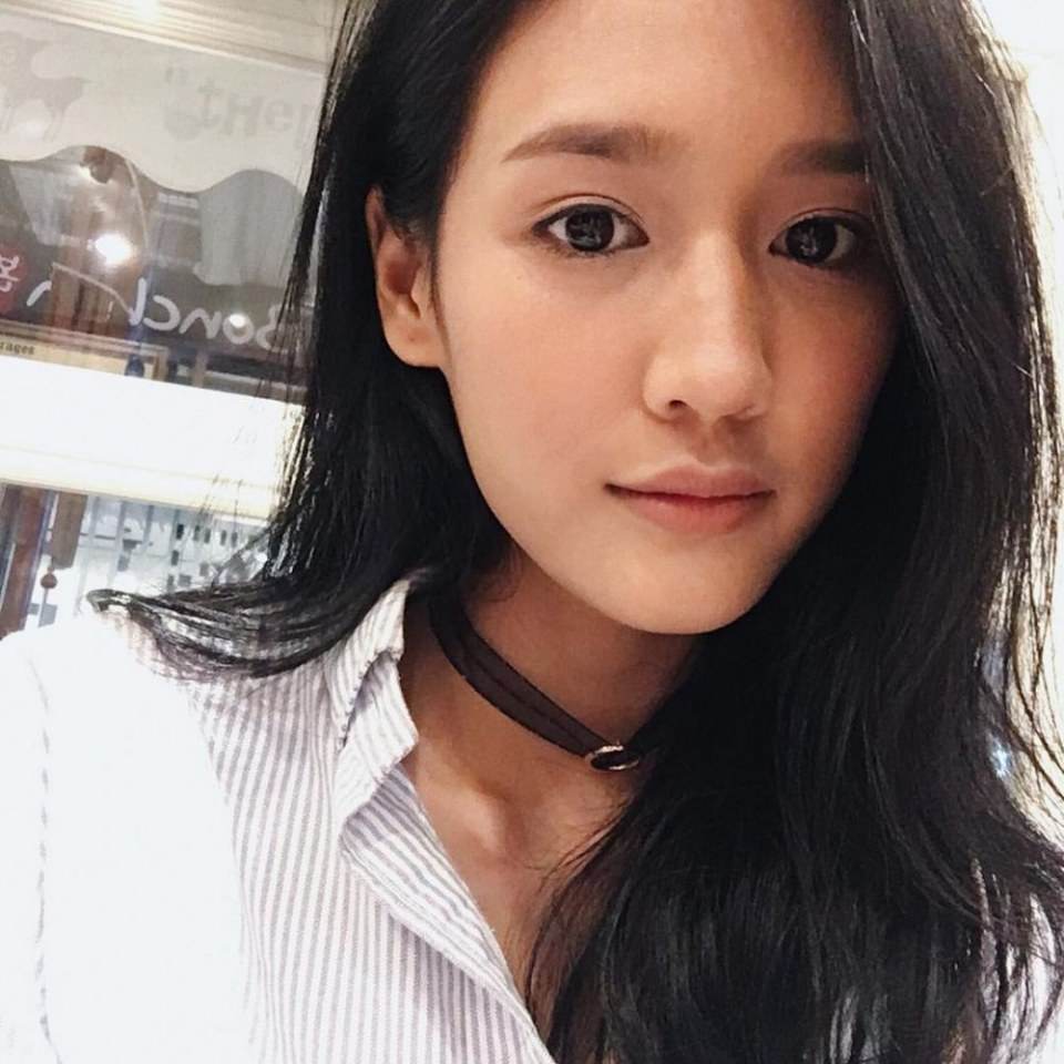 พาย รินรดา​ เรื่อง ฝากรักไว้ที่ปลายรุ้ง