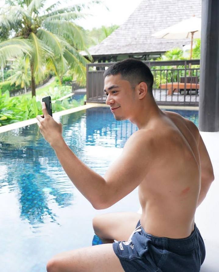 กี กีรติ หล่อกล้ามแน่นๆผู้ประกาศข่าวบันเทิงไนน์เอ็นฯ