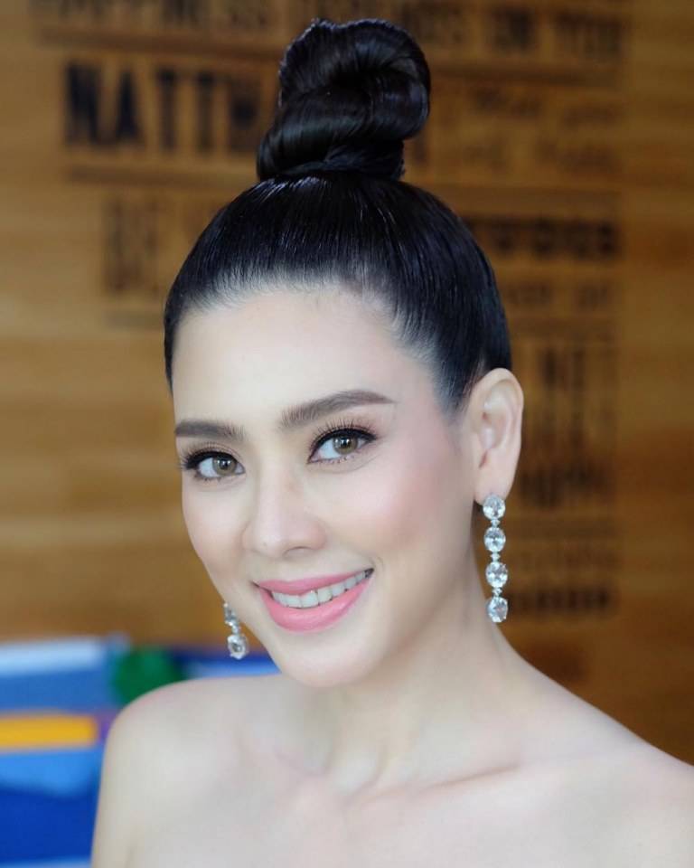 เอ๋ พรทิพย์ เรื่อง แก้วขนเหล็ก