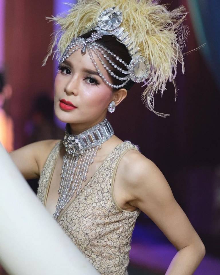 โหน่ง กังสดาลMiss Tiffany2008