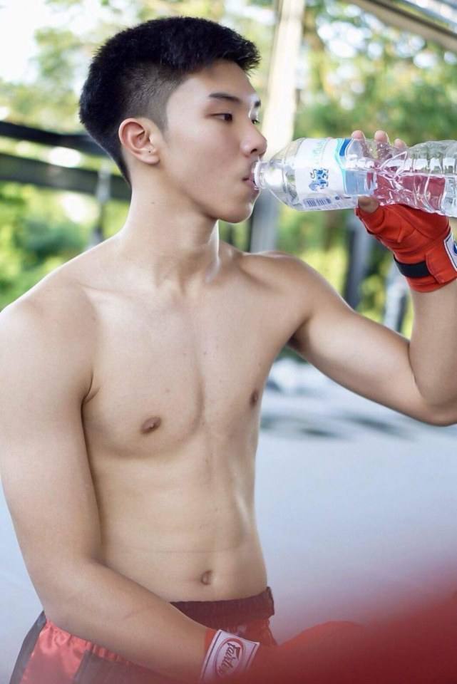 น้องหล่ง เด็กม.6