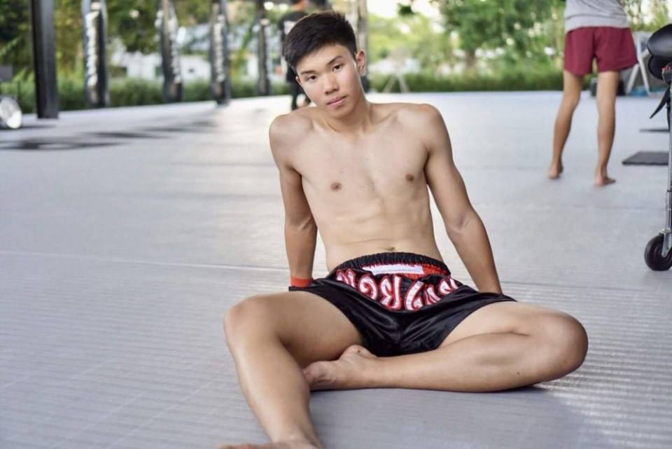 น้องหล่ง เด็กม.6