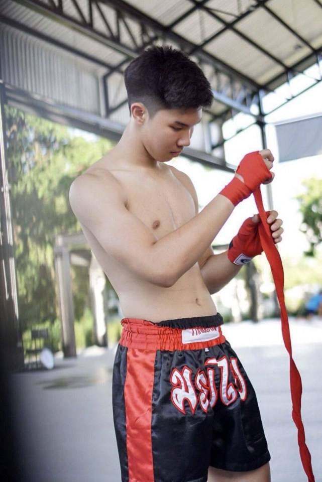 น้องหล่ง เด็กม.6