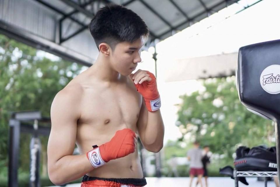 น้องหล่ง เด็กม.6