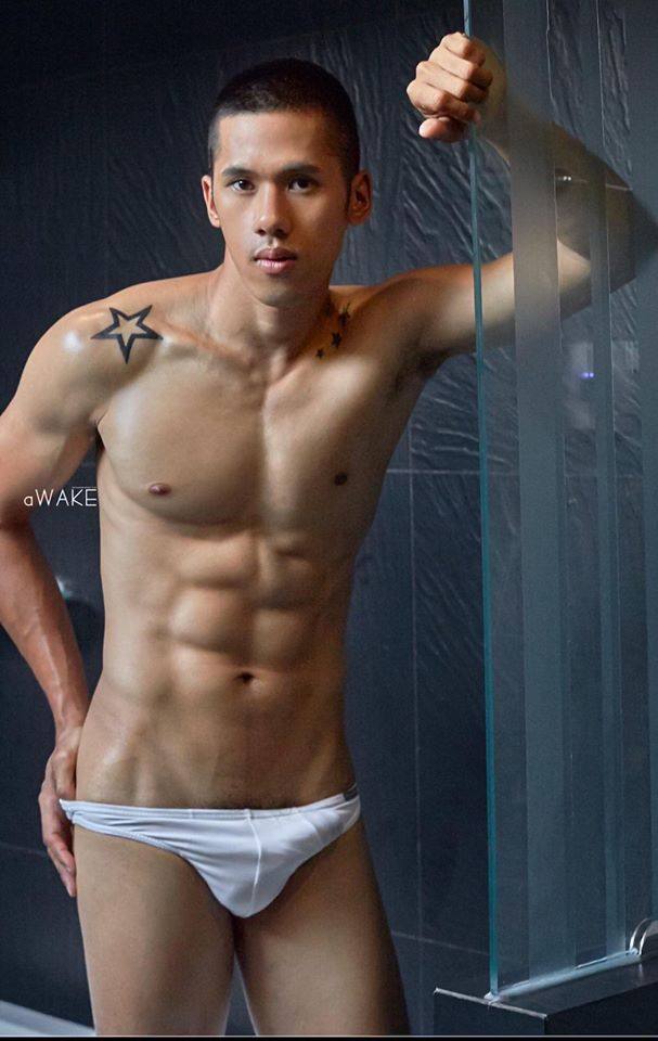 หนุ่มหล่อขึ้นปก 49