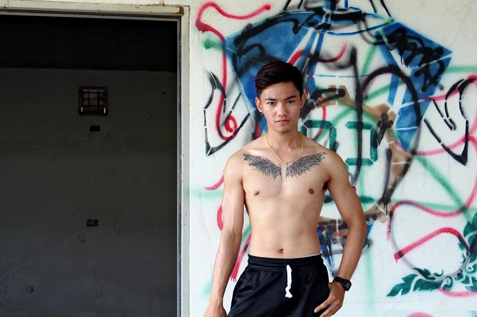 ถอดโชว์เรือนร่าง 2200