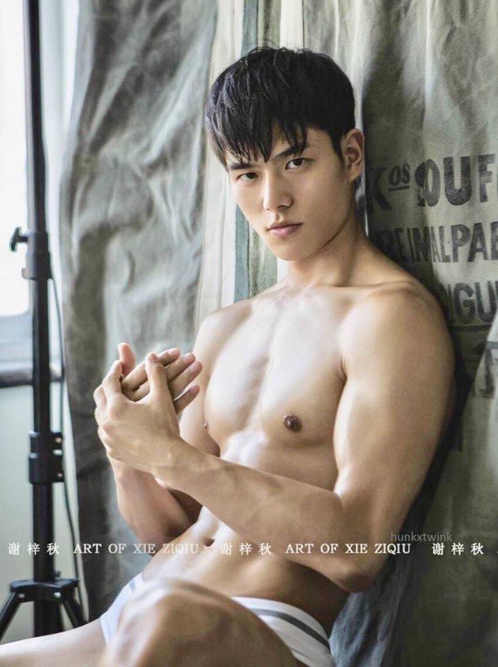 ถอดโชว์เรือนร่าง 2200