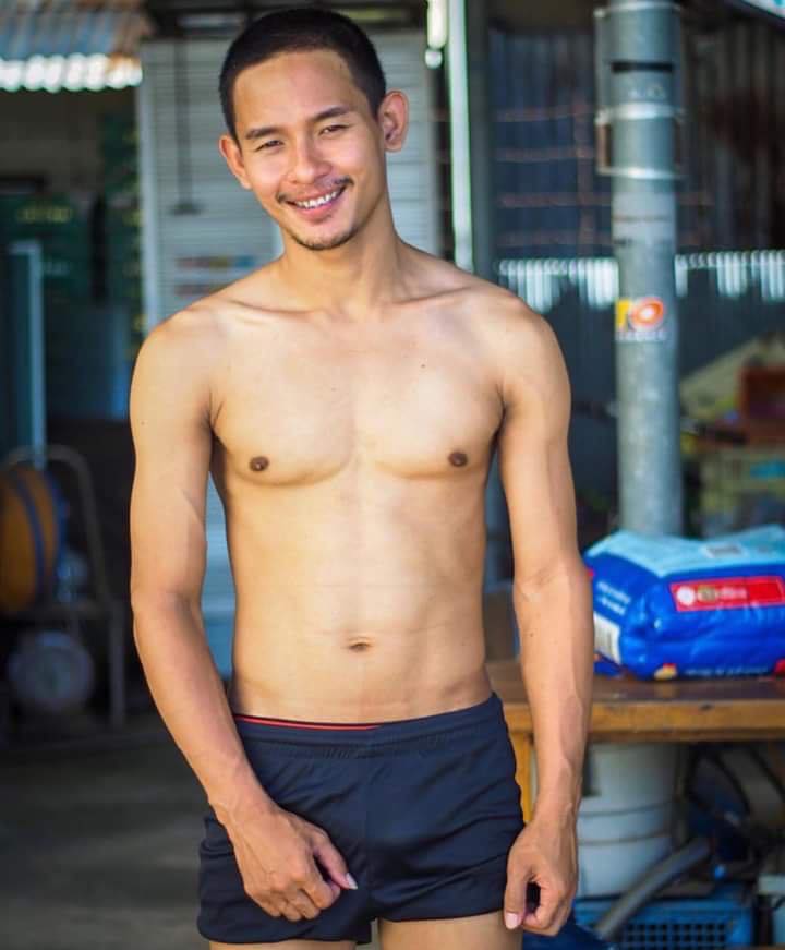 ถอดโชว์เรือนร่าง 2200